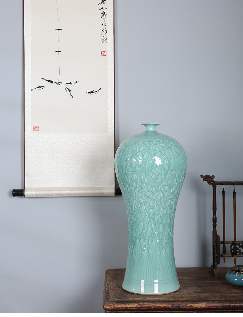 Jingdezhen ceramics craft reliefs green glaze vase high landing place, a large sitting room of Chinese style household decorations