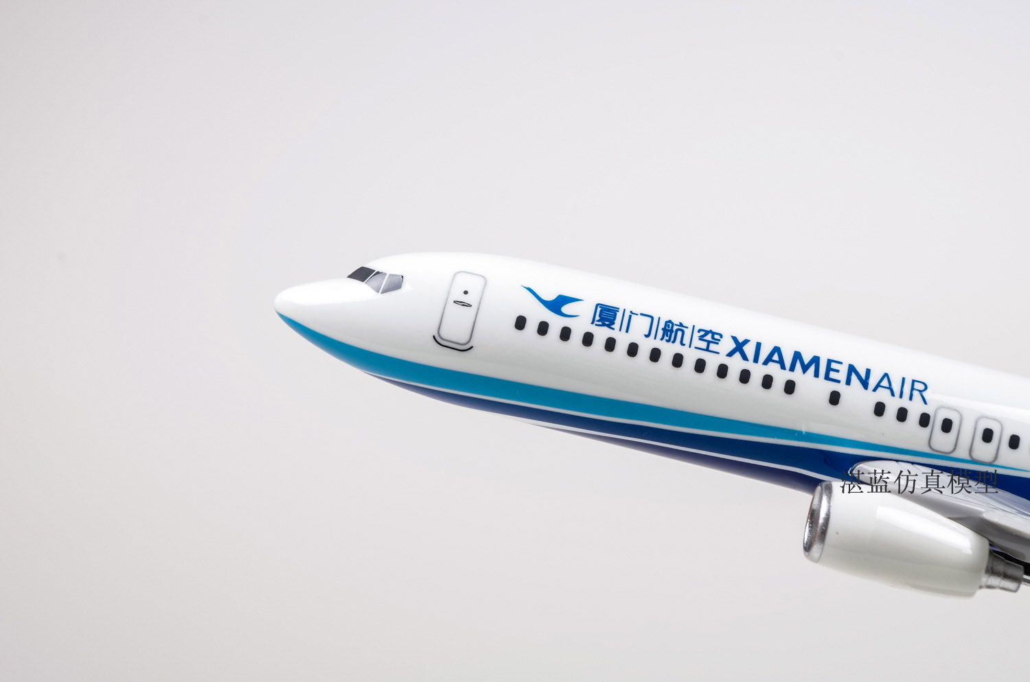 30 cm Xiamen Airlines Xiamen Airlines Boeing 737 nhựa tĩnh máy bay chở khách mô hình mô hình mô phỏng hinh xe moto