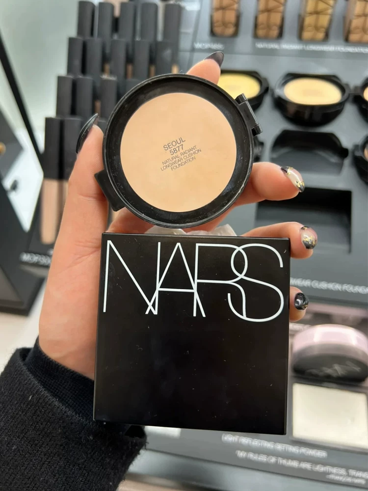 Nars, мягкая пяточка для сухой кожи, изменяемая крем-п Foundation, контроль блеска