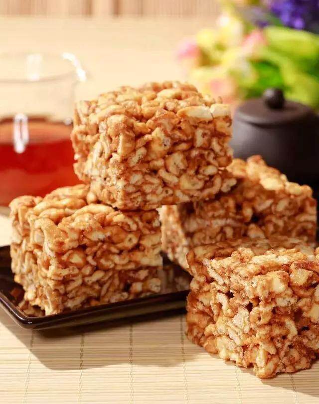 Xingyi specialty Qiujiaqiu's centuries old store Blue sugar packaging pastries Shakima 125g