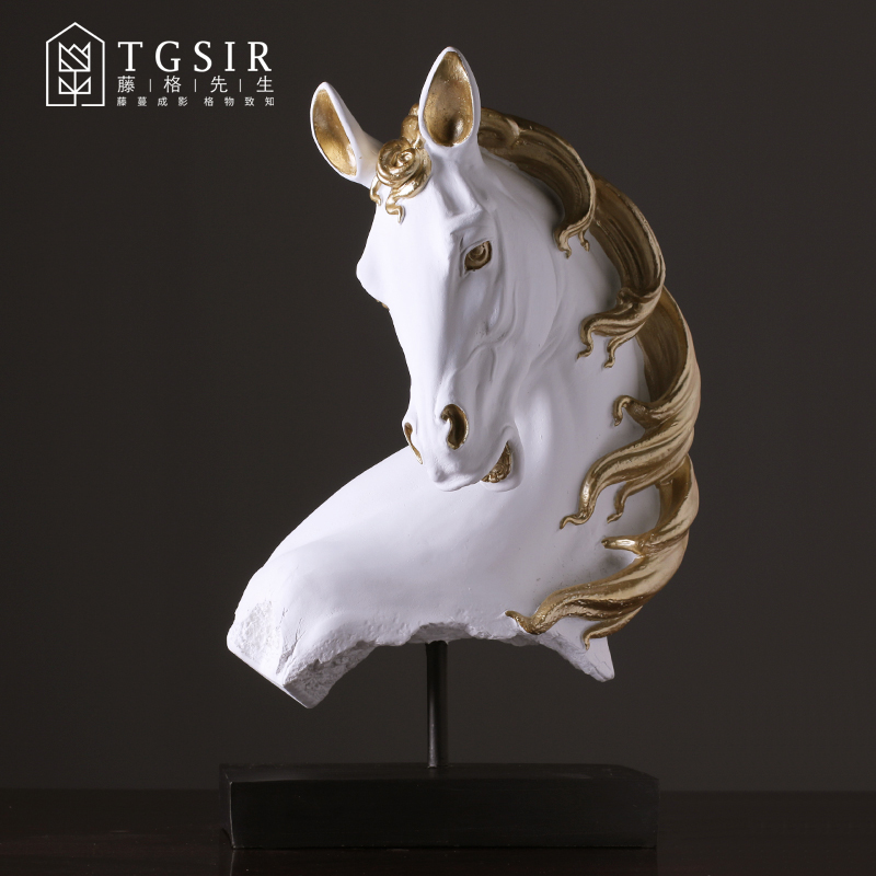 Creative big number horse head swing piece office Merchants Feng Shui Xuan Kanguan Tabletop Wine Cabinet Adornment Open Gift Wangcai