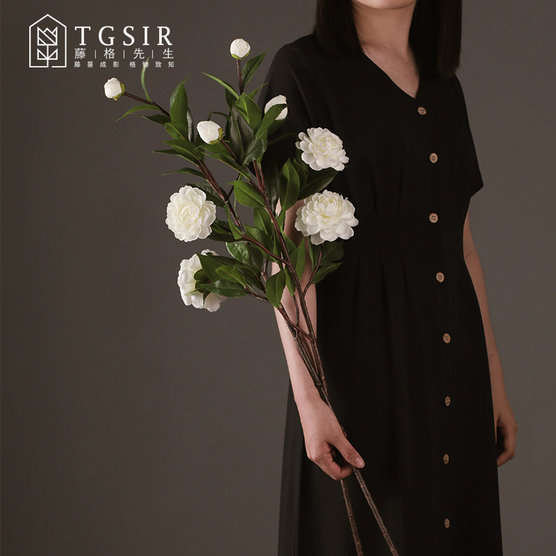 Floor-to-ceiling simulation camellia decorative flower living room TV cabinet high vase arrangement gardenia long branch green leaf fake flower decoration