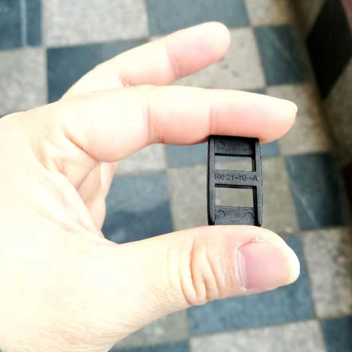 Пластиковая ежедневная скрежетная пряжка 1 см ежедневная пряжка с тремя пряжками ремень камеры японские персонажи 1.5 Юань 2