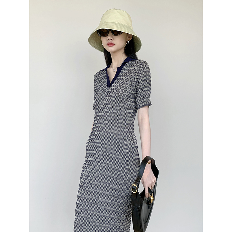RAREST JI causes S curve, the checkerboard is beautiful and thin, and the ice-feeling Tencel slim-fit knitted dress