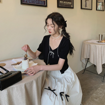 Plum cooked retro gentle pure black short Joker T-shirt vest 2021 New knitted cardigan womens short sleeves