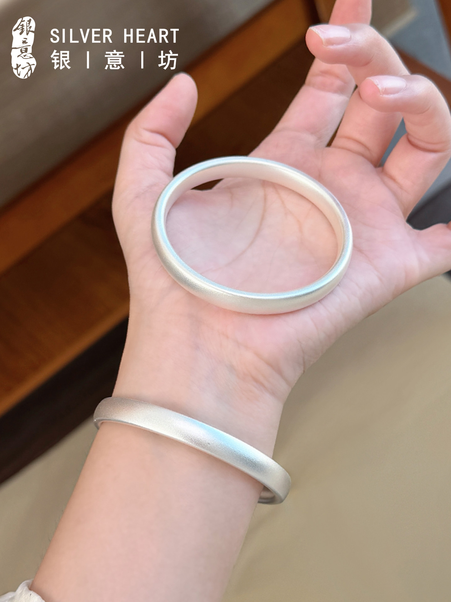 Silver Bracelet with a Solid Fish Scale Design, Large Tire Bracelet for Women, Young Style, Traditional Silver Bracelet, Plain Ring, 9999 Pure Silver