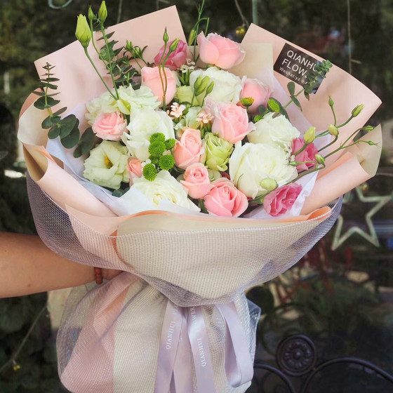 Birthday red rose bouquet Suzhou Wuxi Jiangyin Kunshan Zhenjiang Changzhou flower shop delivers flowers to your door within the same city