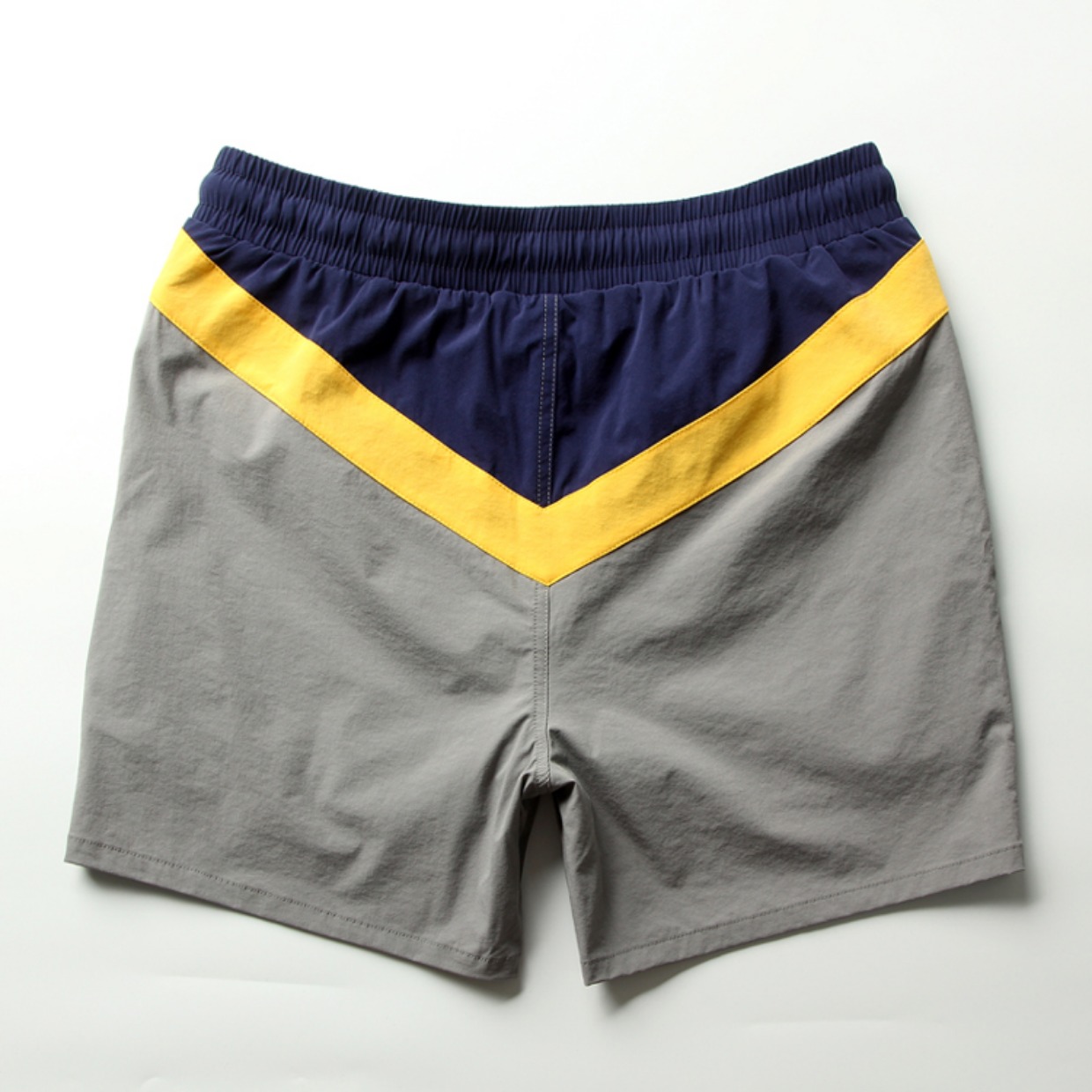 18 quần short mùa hè của quỷ dữ quái vật nhỏ mắt ác ánh sáng và thoáng khí thanh niên nam quần bình thường quần jogger nam