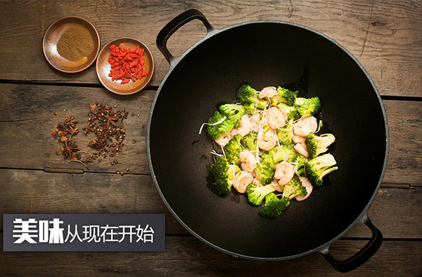 SGS认证 本库 无涂层加厚双耳铸铁炒锅 36cm 双重优惠后¥263包邮(¥278-10-5)送铸铁早餐煎锅 SGS认证 本库 无涂层加厚双耳铸铁炒锅 36cm 双重优惠后¥263包邮(¥278-10-5)送铸铁早餐煎锅