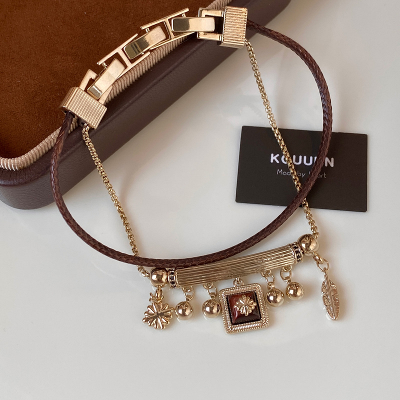 Nomadic Hunter Double-Layer Vintage Red Tiger Stone Swallowtail Bracelet for Women, Niche Design, High-End Iris Flower Bracelet Gift Nomadic Hunter Double-Layer Vintage Red Tiger Stone Swallowtail Bracelet for Women, Niche Design, High-End Iris Flower Bracelet Gift