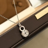 S925 sterling silver circle set with round diamonds 2 carats necklace with flashing simulated diamonds, luxurious and classic