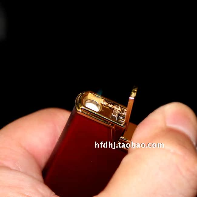 Tiger nguyên bản nhẹ hơn kim loại siêu mỏng cá tính sáng tạo chống gió thẳng vào người đàn ông bơm hơi để gửi thư bạn trai bật lửa bic