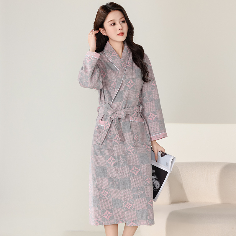 Pure Cotton Double-Layer Gauze Bathrobe, Thin Spring and Summer Style, Hotel and B&B Couple's Nightgown, Women's Pajamas, Absorbent and Lightweight Bathrobe
