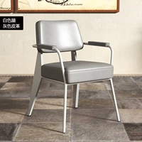 Белая нога серая кожа