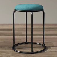 Черно -поднятое голубое белье