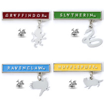 Britains Harry Potter neighborhood Gran Findo Slater Linhogwarts College metal badge ornaments