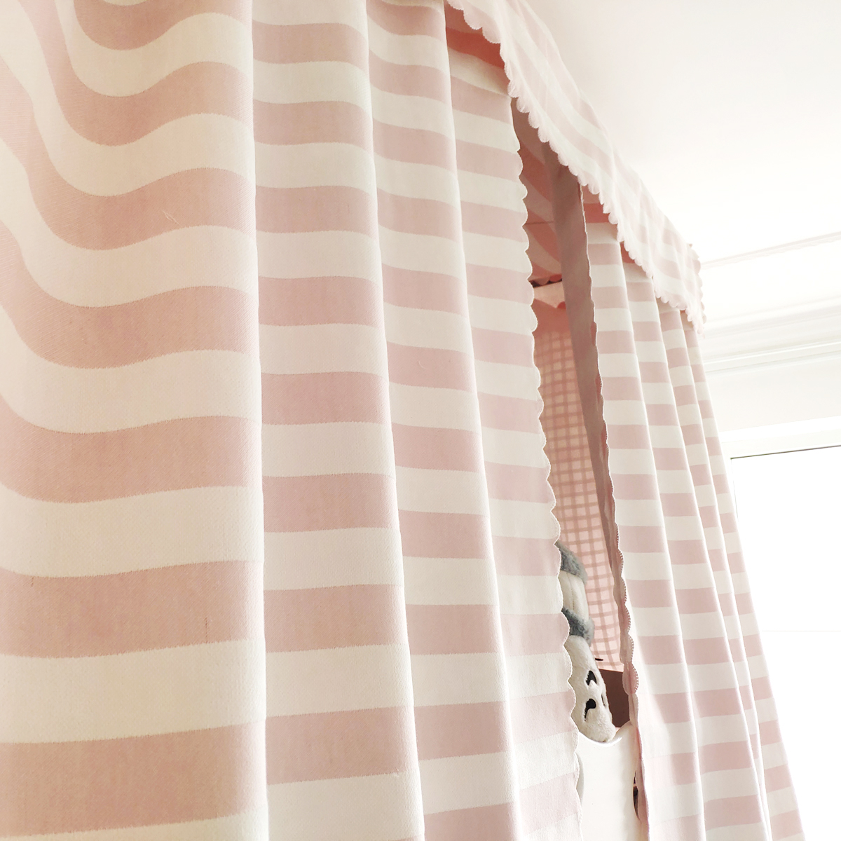 tâm dày sọc màu hồng chenille của cô gái đứng về phía sinh viên Ký túc xá Ký túc xá bunk giường vỏ rèm cửa thở - Bed Skirts & Valances rèm che giường tầng	