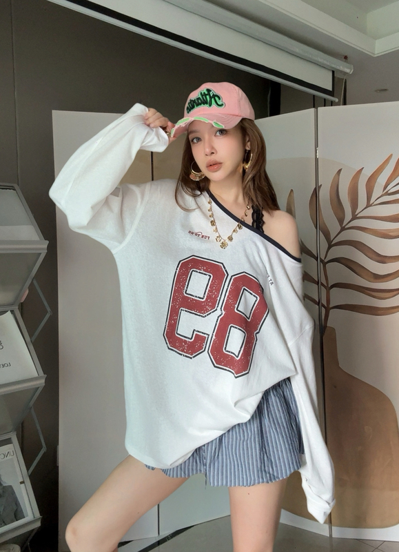 Thea Boutique Funt26 New Retro Jersey Large Neckline Digital Print Long-Sleeve T-Shirt Loose and Casual Thea Boutique Funt26 New Retro Jersey Large Neckline Digital Print Long-Sleeve T-Shirt Loose and Casual
