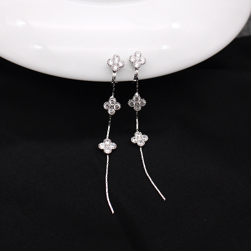 Korean long version of the four-leaf flower ear clip without ear hole earrings female clip-type fake ear acupuncture can be adjusted, painless and hypoallergenic