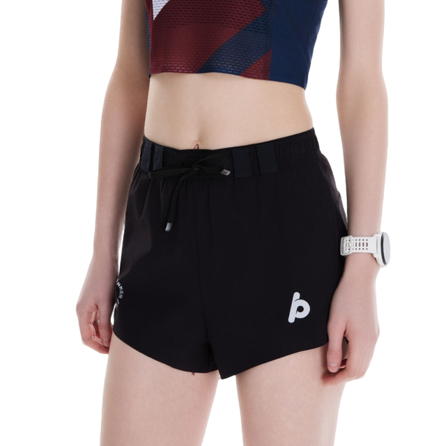 Women's racing three-point track and field pants can be stored