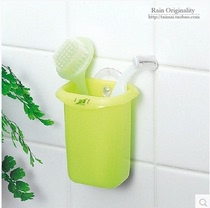 Suction cup bathroom storage rack imported from Japan small rack toothbrush razor comb storage box can be drained
