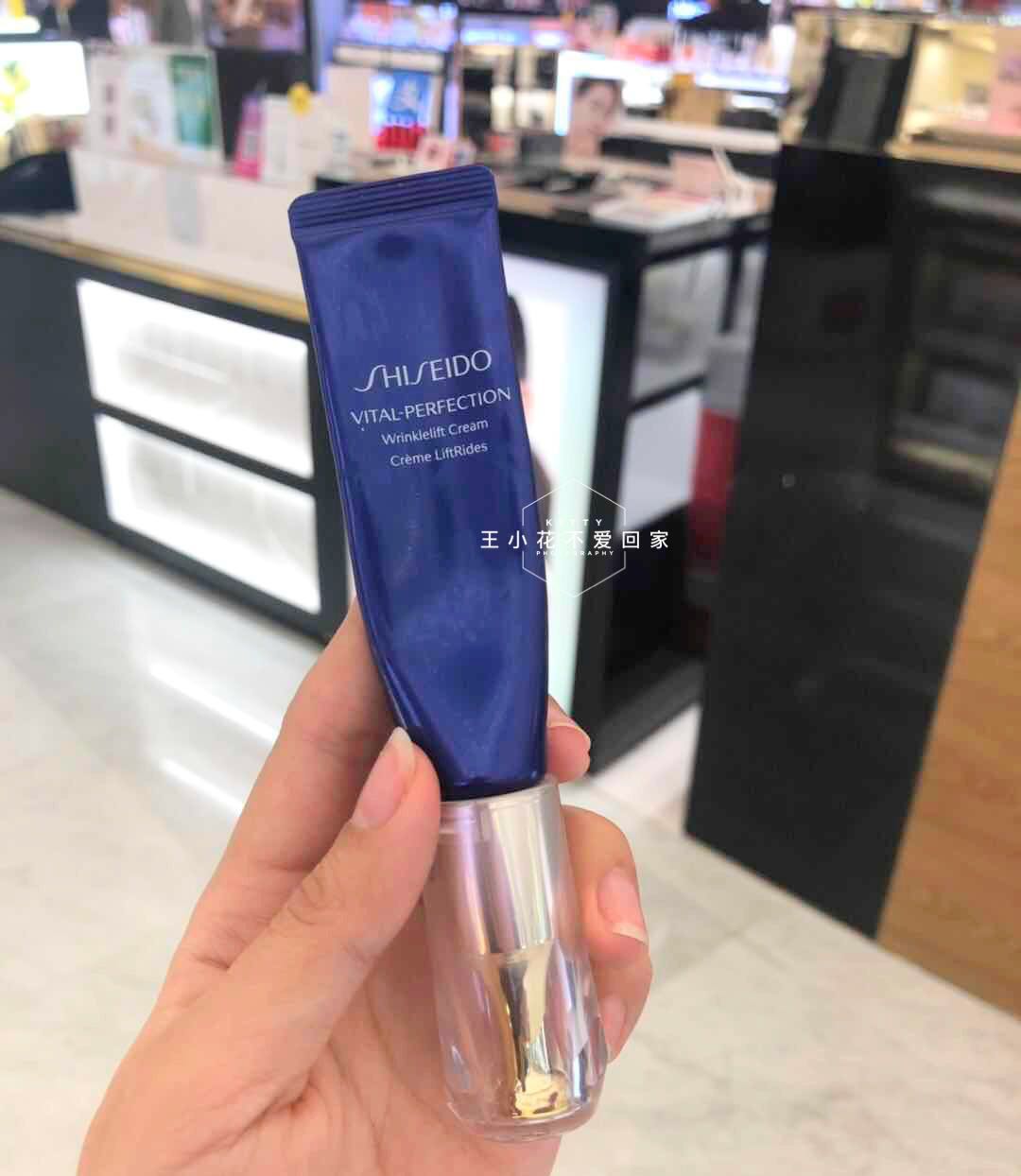 Spot new version of Shiseido Yue Wei Po Fei Eye Cream 15ml anti-wrinkle light lines dark circles bags under the eyes