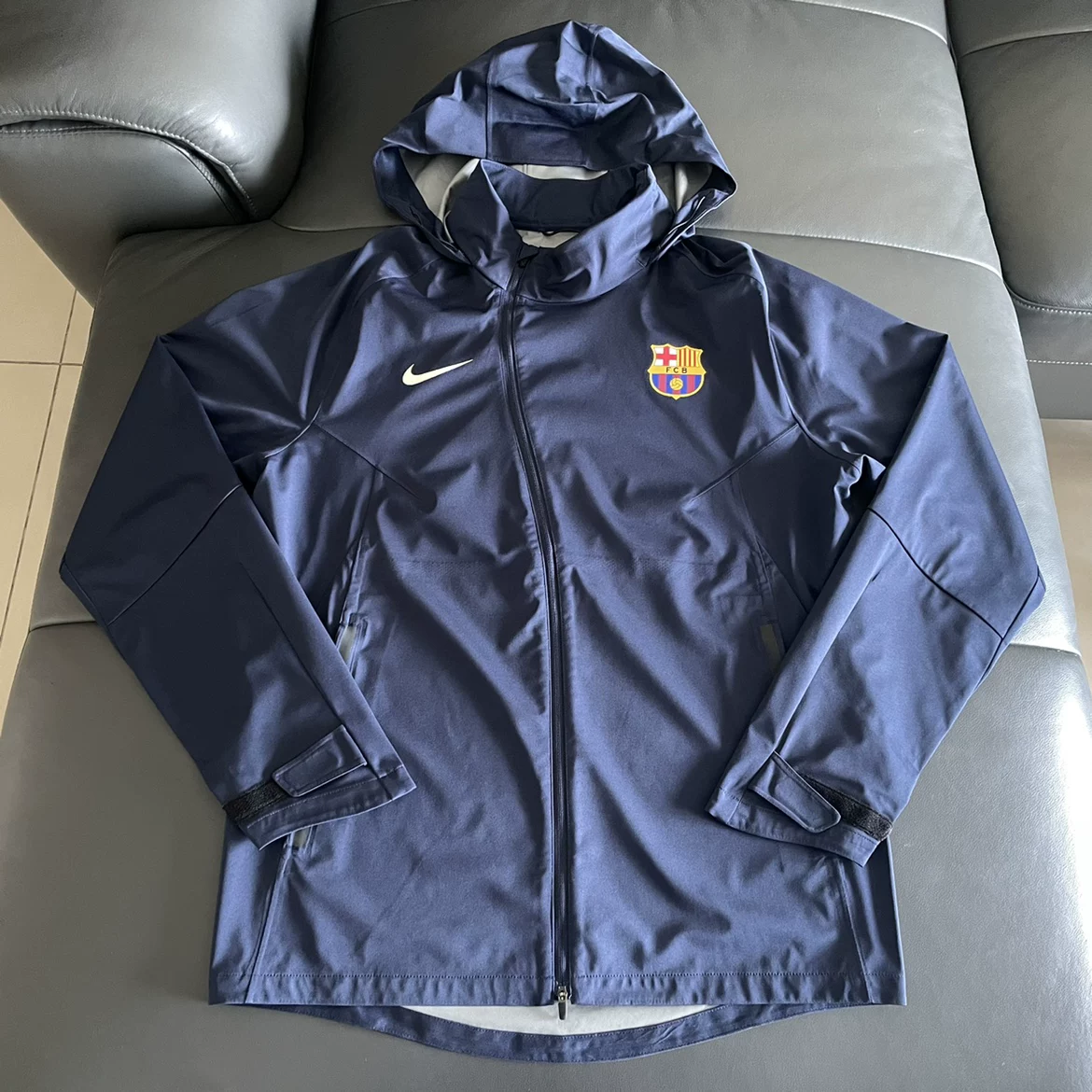 Ника Nike Storm Fit Барселона раздевалка версия игрока ветровка акула акула кожа материал