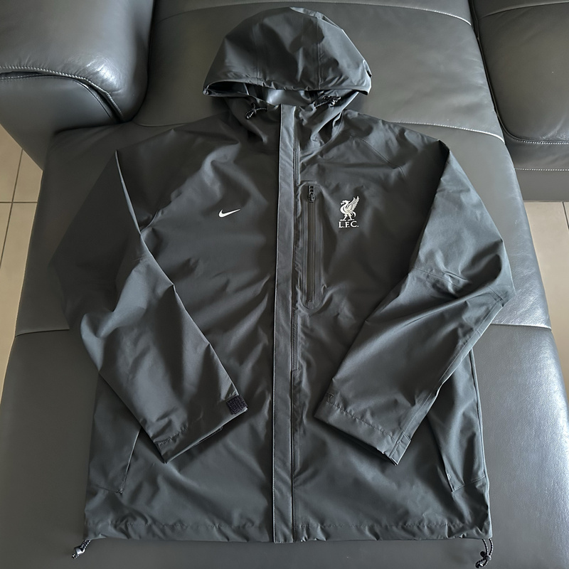 Nike Storm Fit Liverpool 24-25 Season Locker Room Player Version Training Raincoat