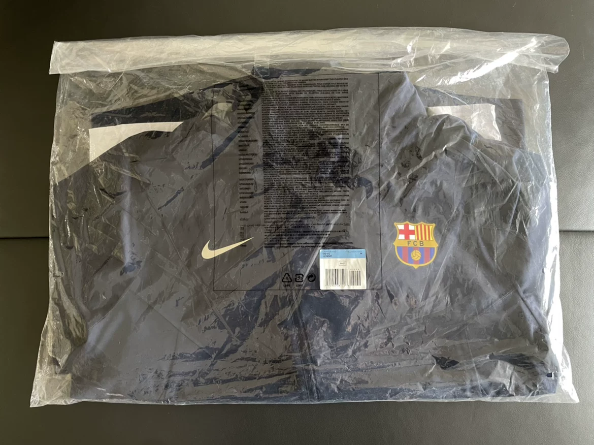 Ника Nike Storm Fit Барселона раздевалка версия игрока ветровка акула акула кожа материал
