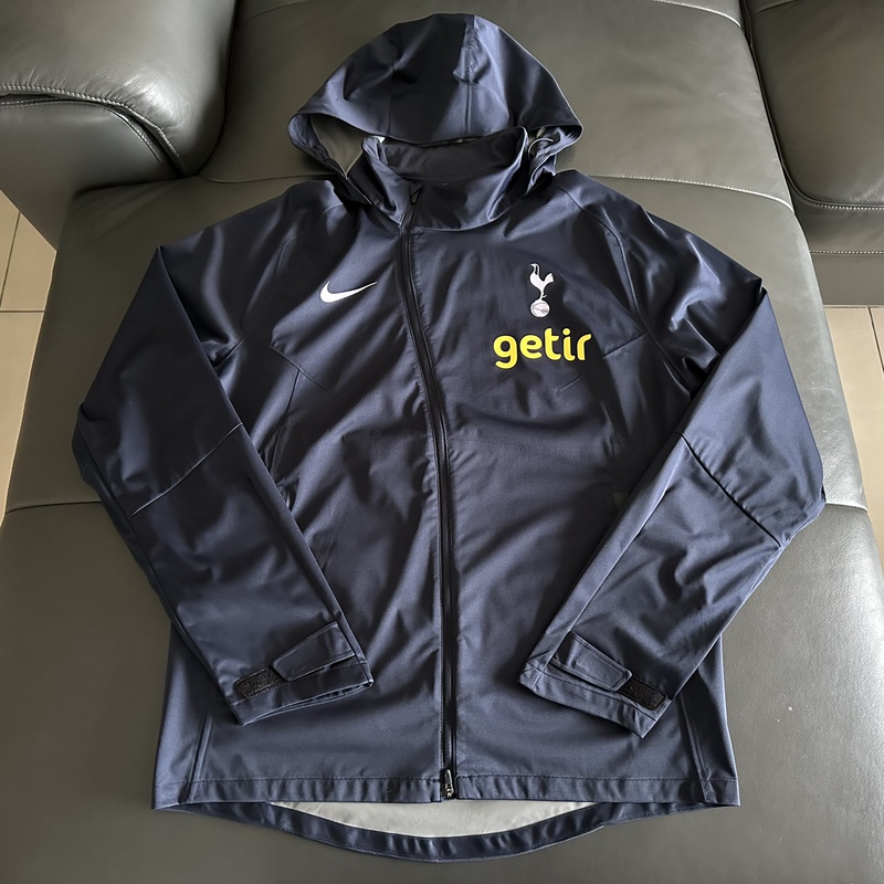 Nike Storm Fit Tottenham 23-24 Season Player Version Raincoat Made of Sharkskin Material
