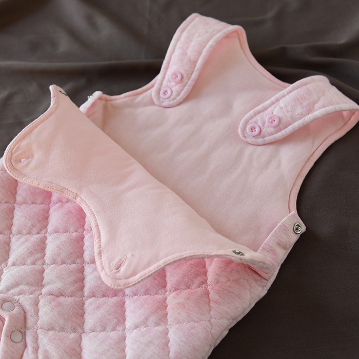 Quần cotton nhồi bông quai quần jumpsuit chần cho trẻ sơ sinh mùa đông ấm áp ấm áp mùa đông đồ bơi cho bé gái
