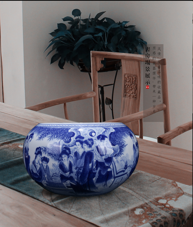The New Chinese blue and white porcelain of jingdezhen ceramics Jin Lin 12 vents beauty figure sitting room adornment is placed TV ark
