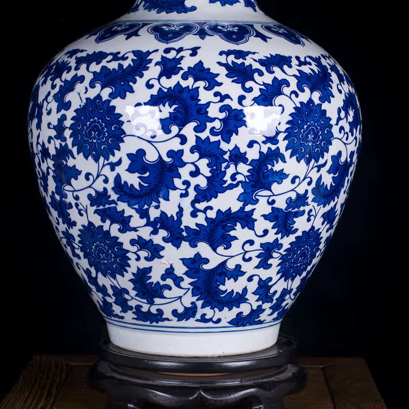 Jingdezhen ceramics place to live in the sitting room porch TV ark, blue and white porcelain vase vases, decorative arts and crafts