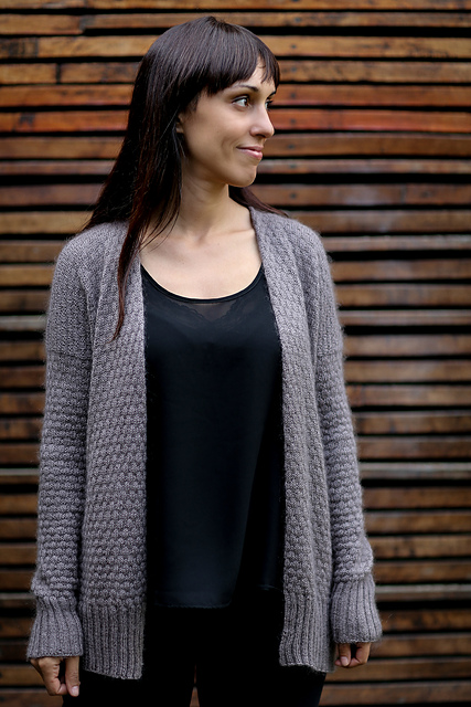 Like a cloud cardigan Dark night phantom translation Chinese weaving explanation text description please note email