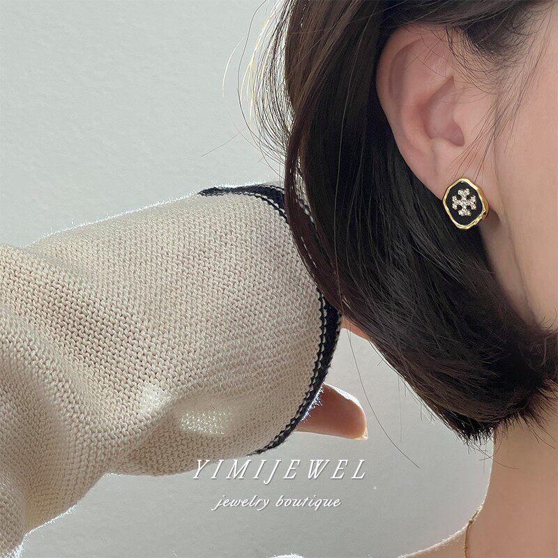 YIMIJEWELL delicately style retro little balsamic wind 100 hitch bicolor small crowdmosquito coil ear clip without earbugles