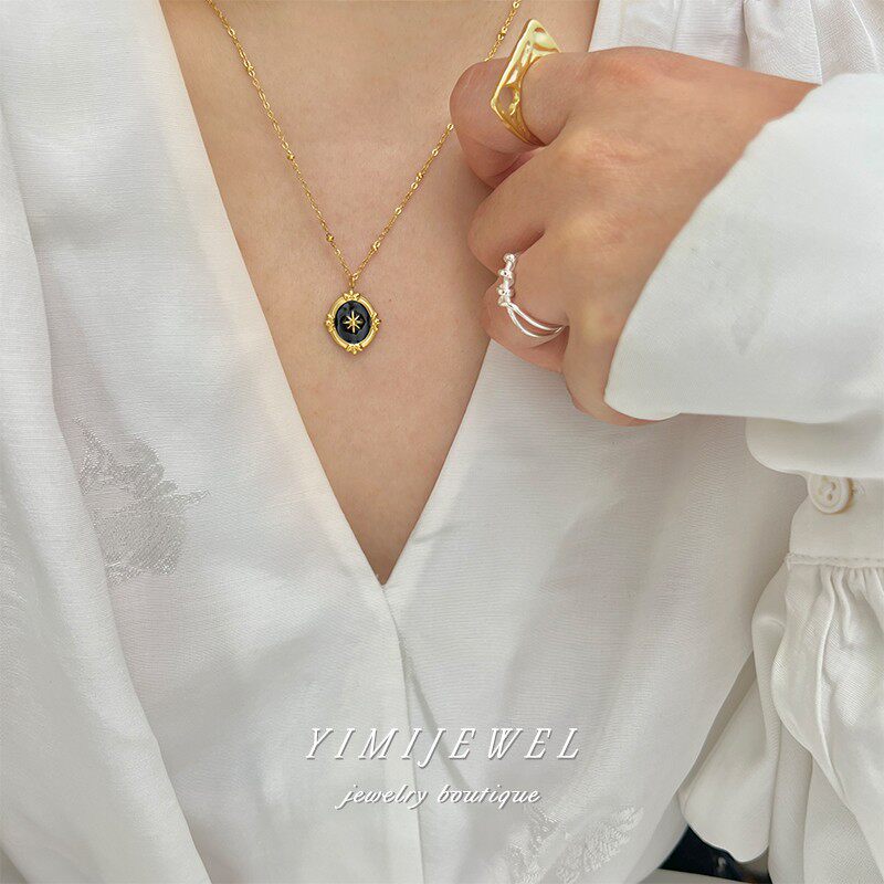 YIMIJEWEL Advanced Retro Court Black Drop Glaze Necklace Women's Spring Light Luxury Niche Versatile Clavicle Chain 2022