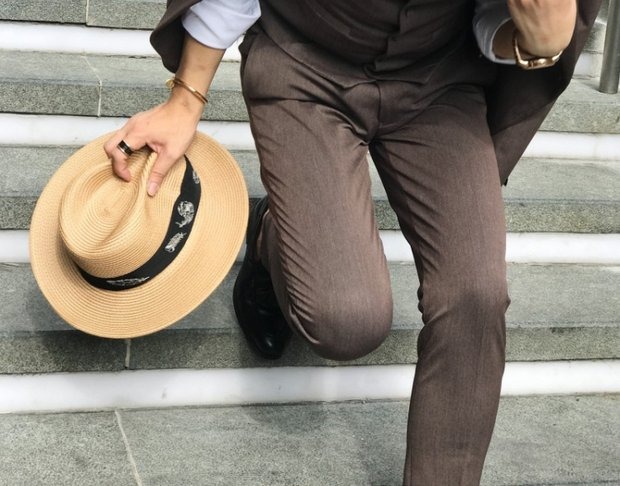Mùa thu đông 2018 mẫu retro một nút thời trang giản dị phù hợp với áo ba lỗ nam rắn màu mỏng phù hợp với nhỏ quần dài nam