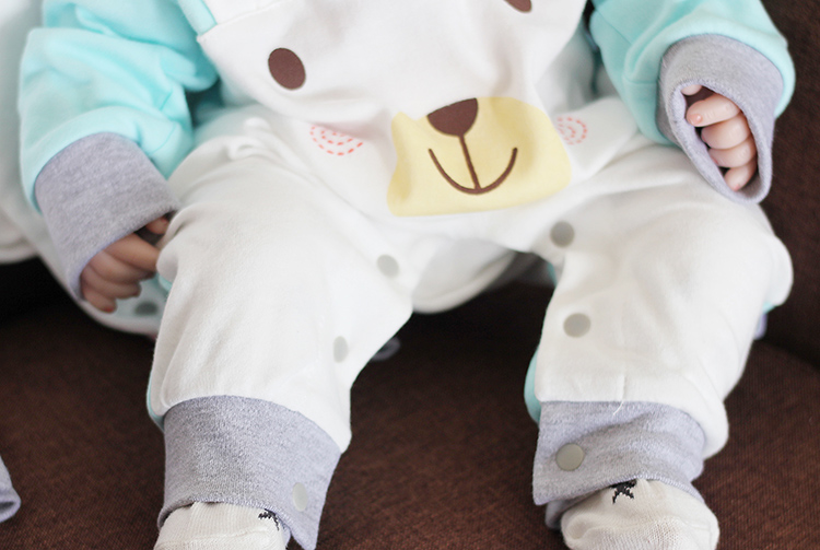 Bé onesies mùa xuân và mùa hè bông nam giới và phụ nữ bé công chúa lá sen ren quần áo trăng tròn trăm ngày rượu vang đỏ áo choàng