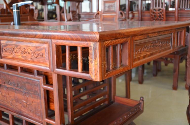 Gỗ rắn mới chạm khắc cung điện Elm phòng khách sofa bàn cà phê 3 mảnh đặt Trung Quốc Taishi ghế cổ đồ nội thất - Bộ đồ nội thất mẫu giường gỗ đẹp