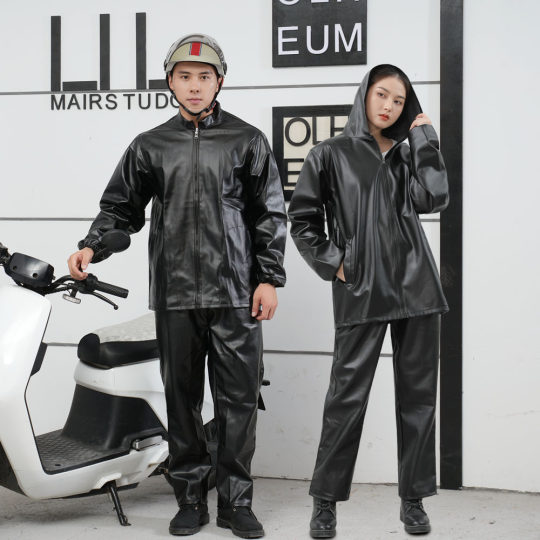 Waterproof and oil-proof middle-aged and elderly loose leather jacket set labor insurance