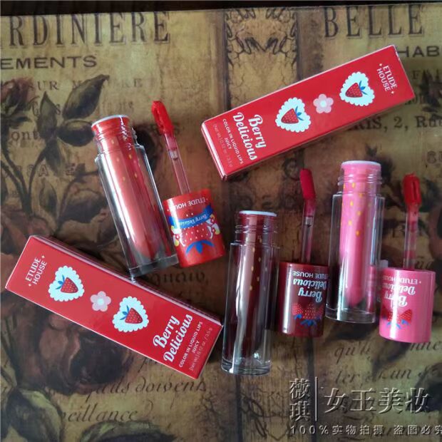 Thiếu hụt thấp để khóc Hàn Quốc etude house Itty House dâu môi men giữ ẩm kéo dài son bóng rượu vang đỏ - Son bóng / Liquid Rouge 	son bóng không trôi	