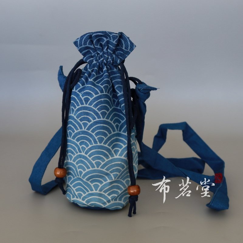 Bu Ming Tang Gradient blue sea wave cotton water cup bag Crossbody hand-printed and dyed plant blue-dyed gradient dyeing