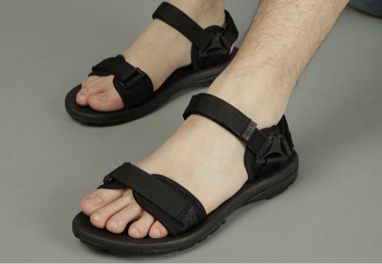 Giày đi biển sandal nam sandal hoang dã Phiên bản Hàn Quốc của sandal mùa hè giản dị nam Việt Nam 2018 mới giày adidas nam