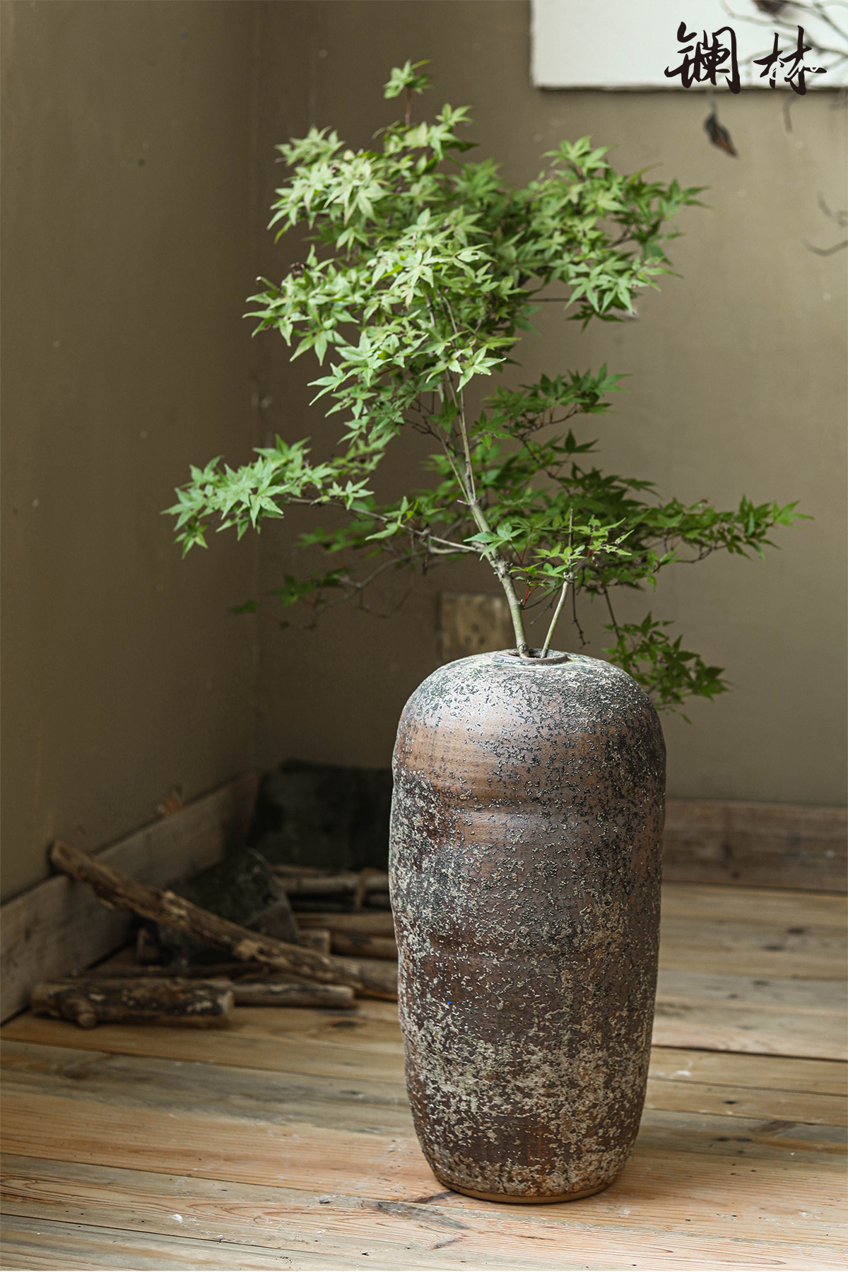 Large coarse pottery vase wabi-sabi wind restoring ancient ways of creative space design flower arranging produce in furnishing articles hotel decoration of home stay facility