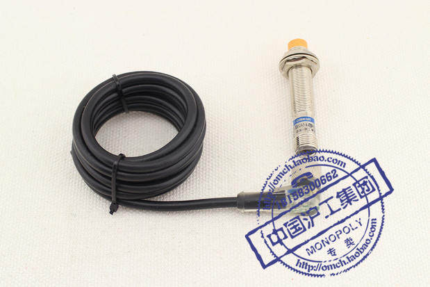 Hugong inductive proximity switch LW12-04NCL sensor aviation plug three-wire NPN normally open WZ12-04NCL