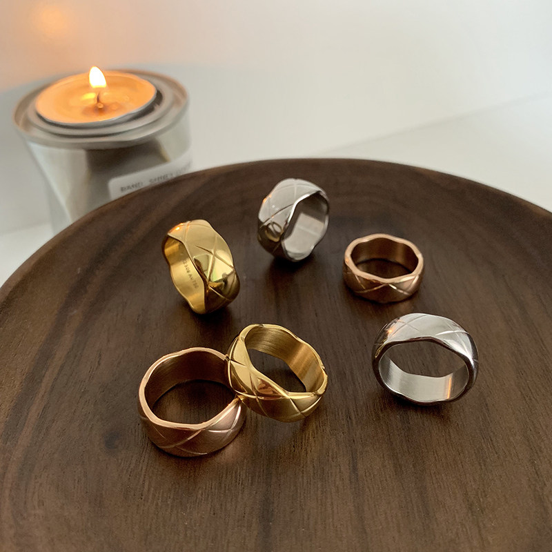 Tricolour in-ins classic Jane about not dropping color small fragrant scenery face rhombus wide version titanium steel ring finger ring male and female-Taobao