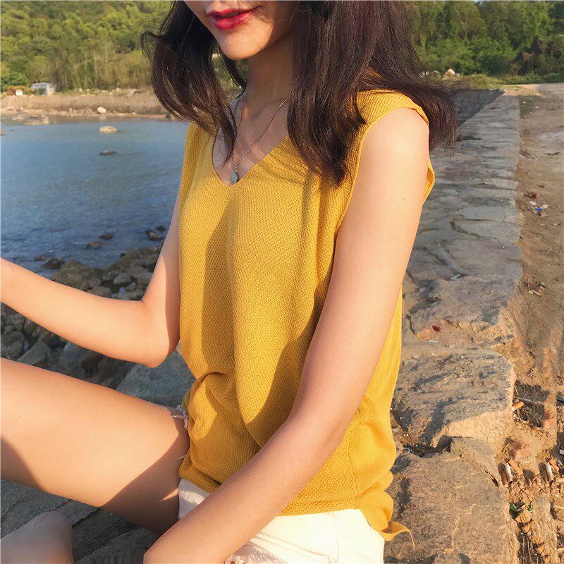 Camouflage vest female summer wear Korean version of sleeveless short vneck coat bf wind loose inner knit base shirt tide