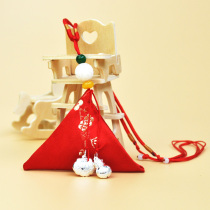 Triangle amulet wishing kit baby baby blessing hanging neck piece carry red small safety charm bag