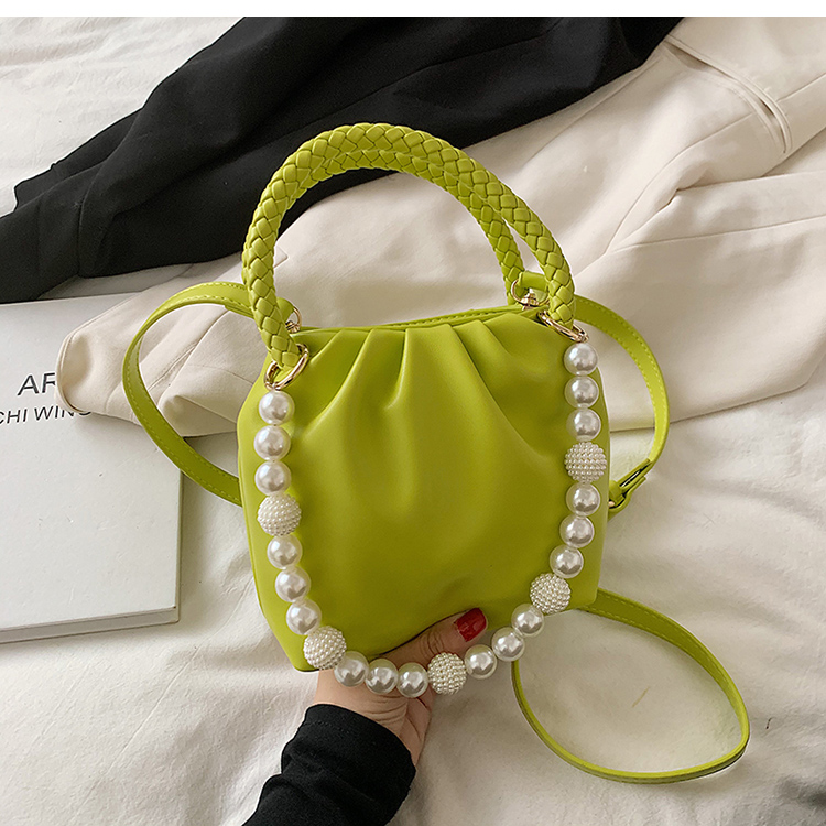 Nihaojewelry Wholesale Fashion Beads Handle Solid Color Messenger Bucket Bag display picture 2