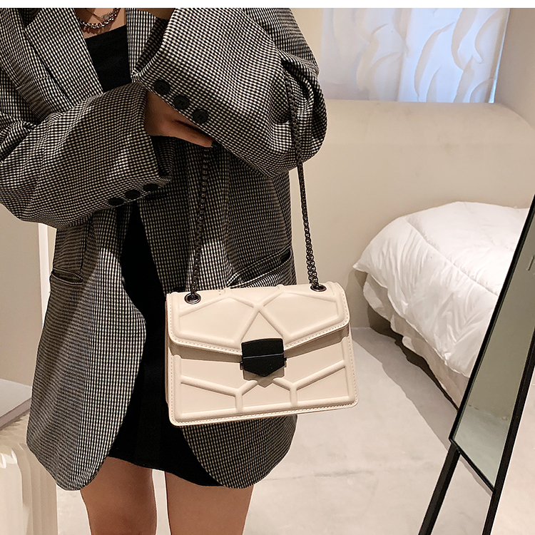 Popular Rhombic Chain Bag 2021 New Bag Autumn Messenger Bag Texture One-shoulder Small Square Bag display picture 14